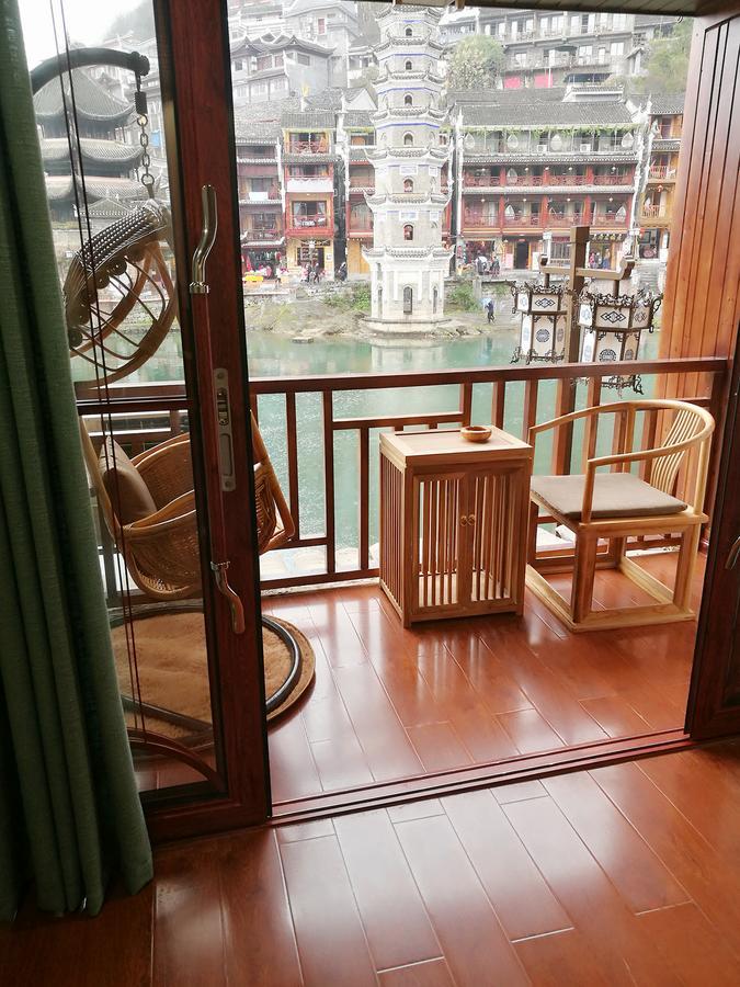沱江缘民宿 Fenghuang County Exterior photo